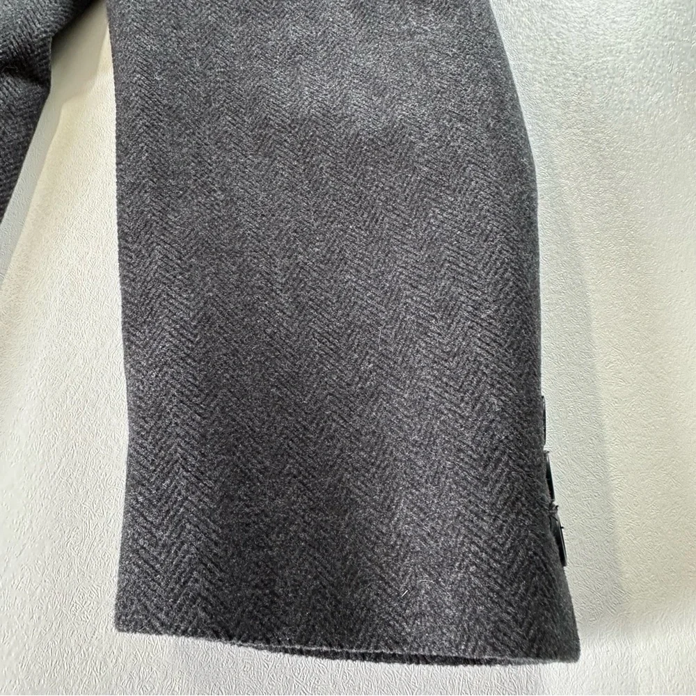 Gap men’s large tweed blazer, two button front‎ gray herringbone pattern,
